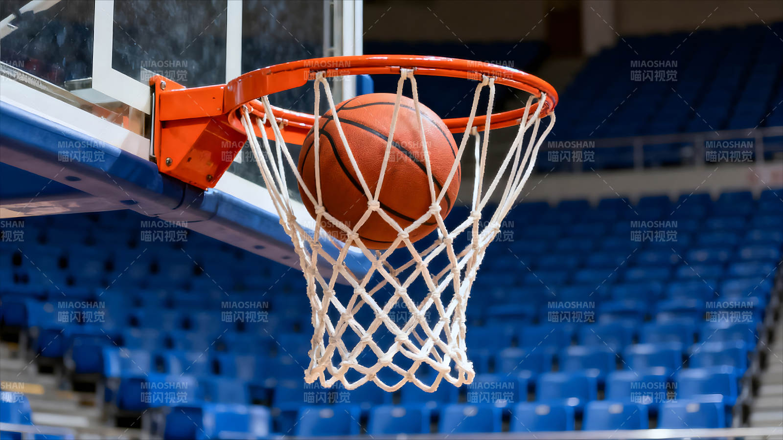 篮球入筐瞬间图片