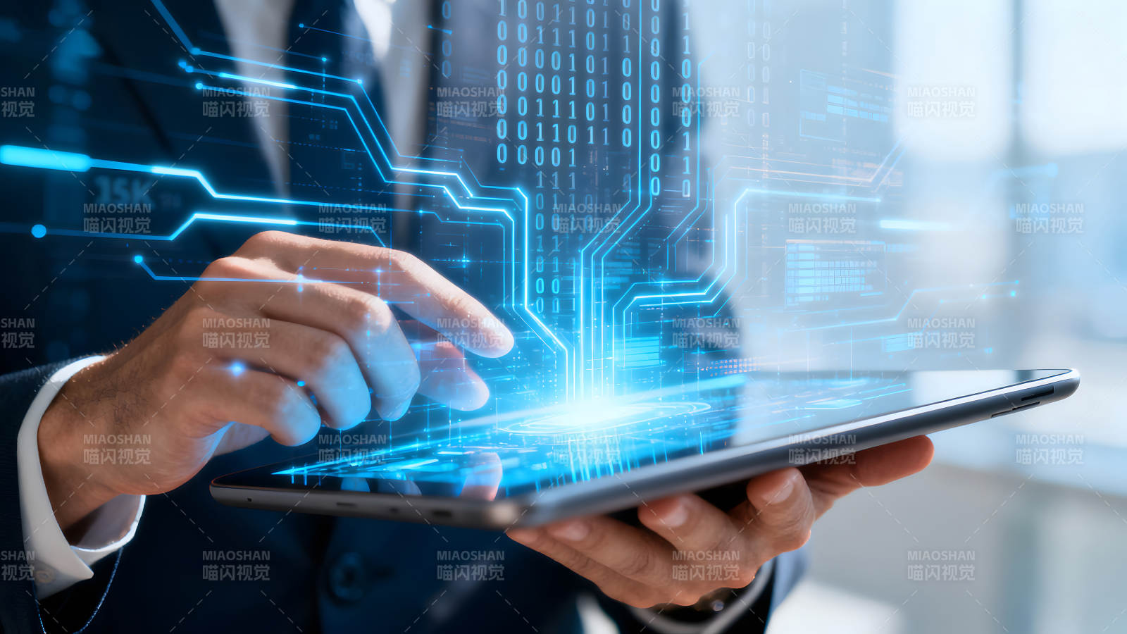 科技与商务人士使用平板电脑图片