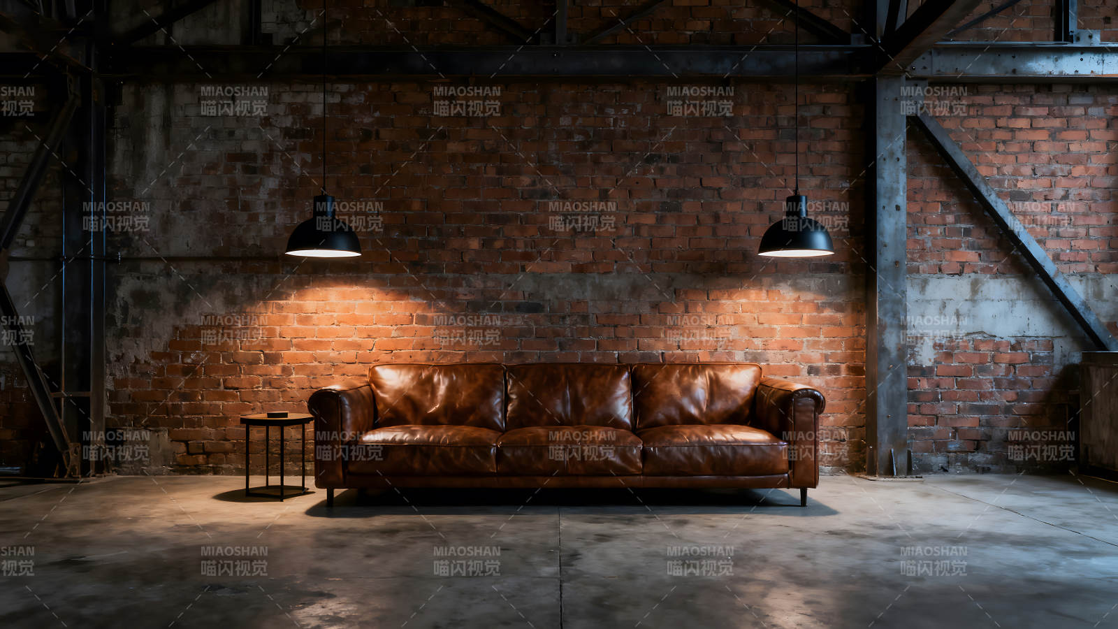 砖墙下的棕色皮革沙发图片