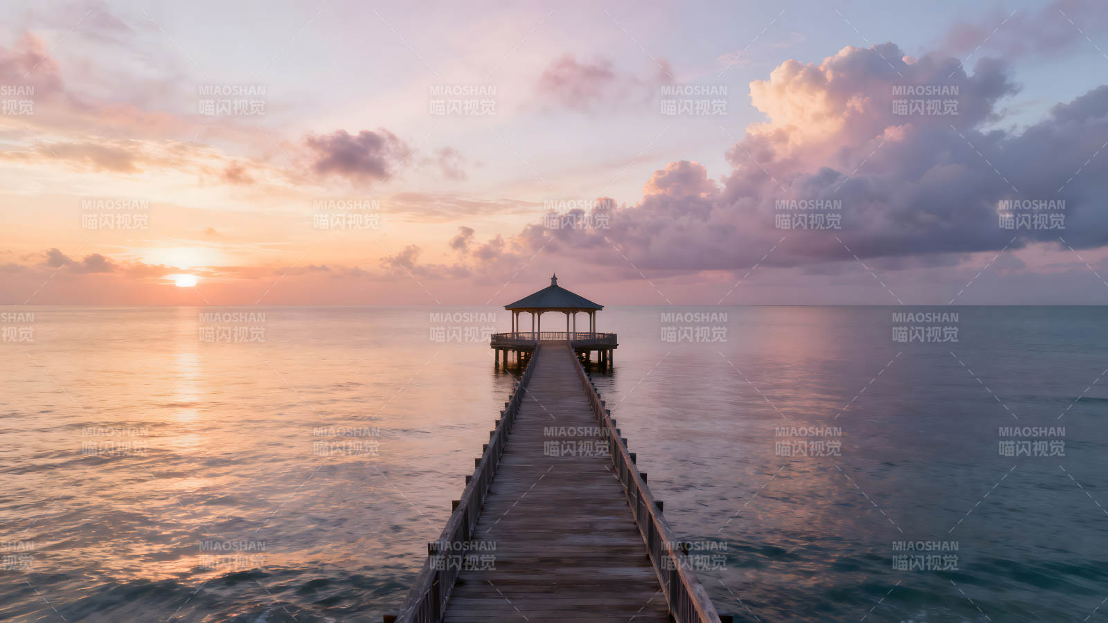 日落下的码头与凉亭美景图片