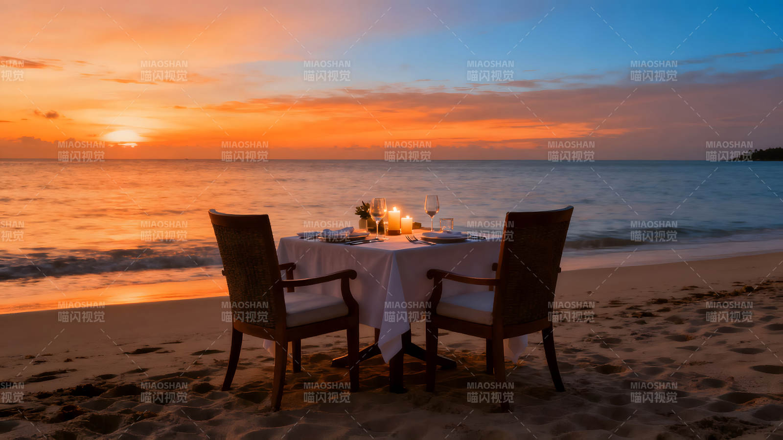 海边烛光晚餐浪漫场景图片