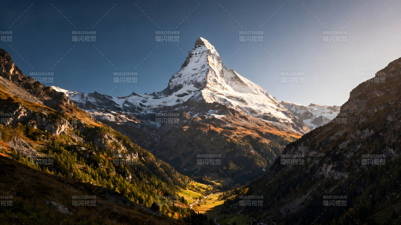 壮丽山景雪山耸立山谷幽深图片