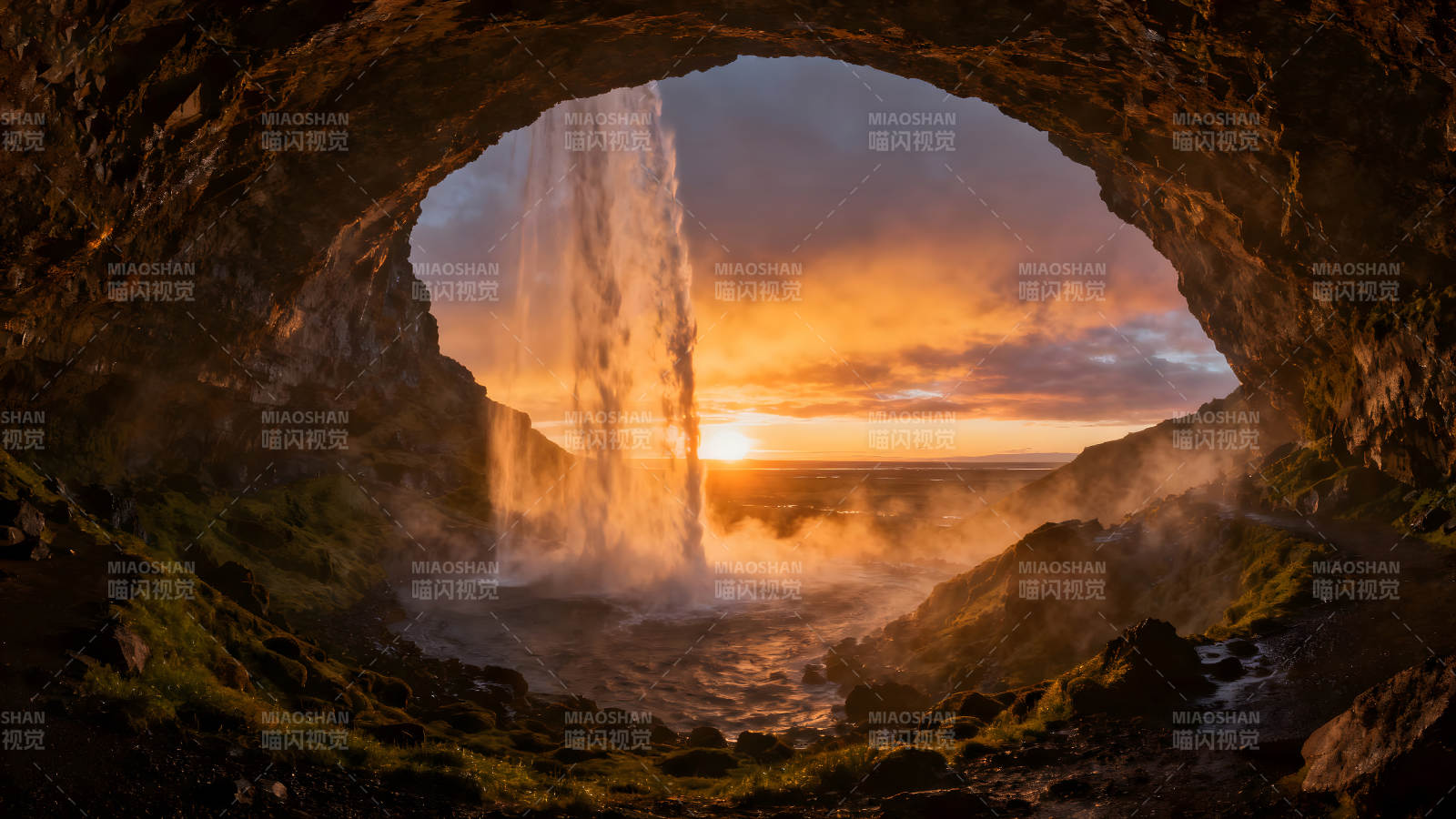 瀑布夕阳洞穴景观图片