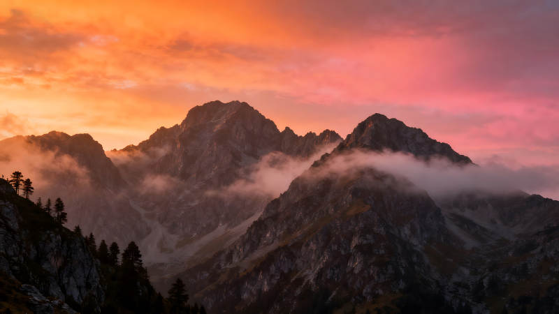 山脉日出景象天空绚丽多姿图片