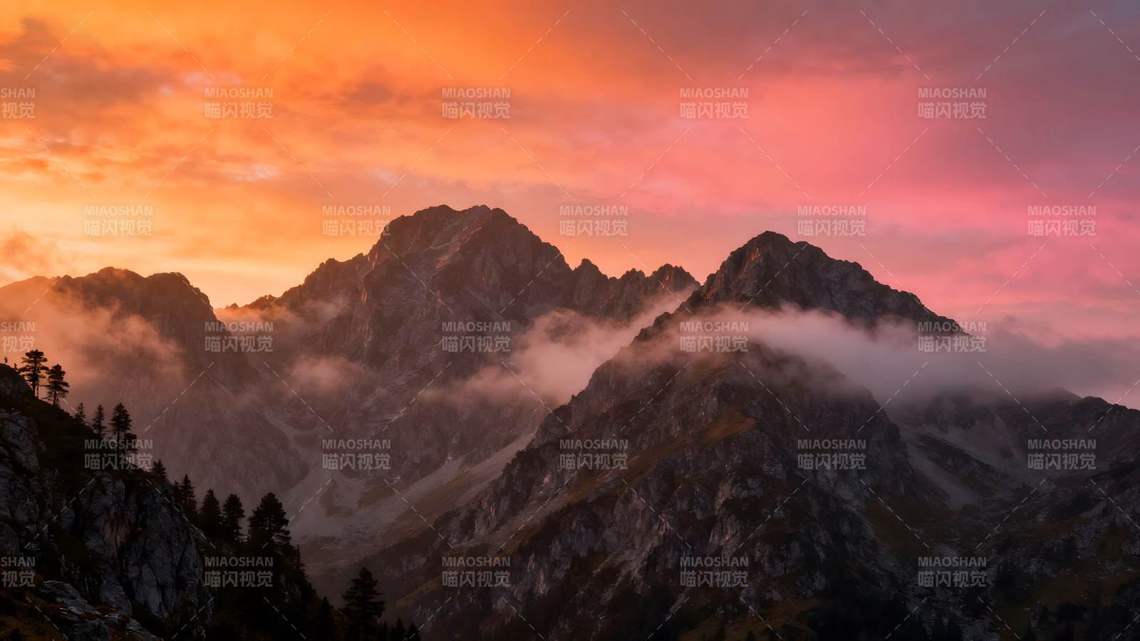 山脉日出景象天空绚丽多姿图片