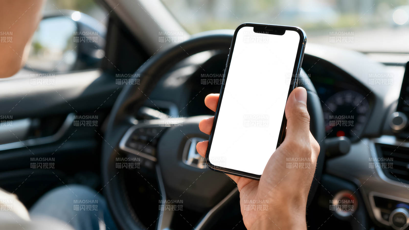 车内展示手机屏幕图片