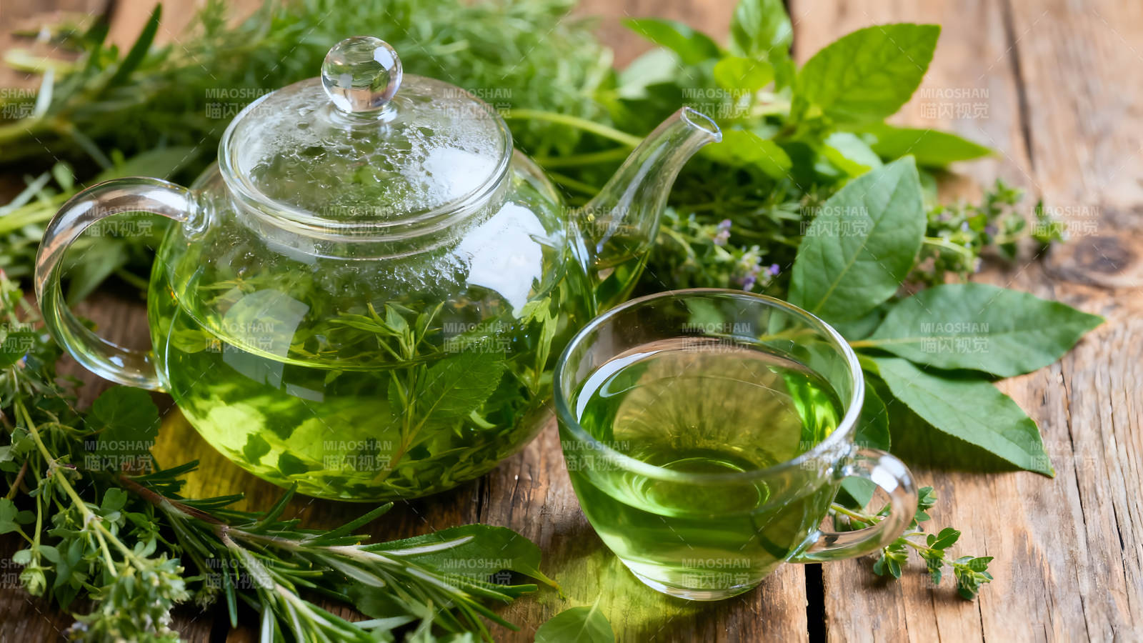 草本茶饮与清新草本植物图片