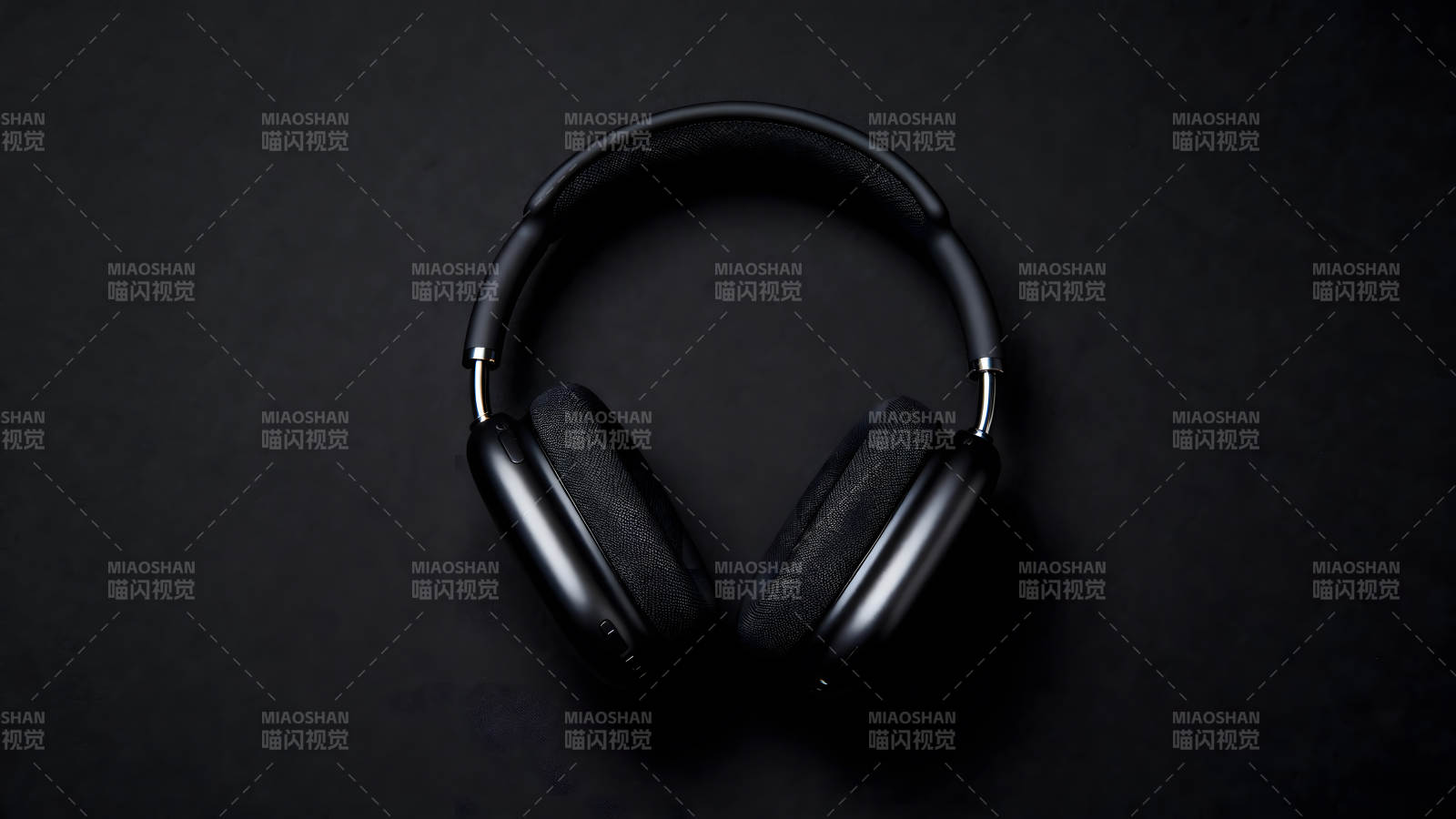 黑色的头戴式耳机特写图片