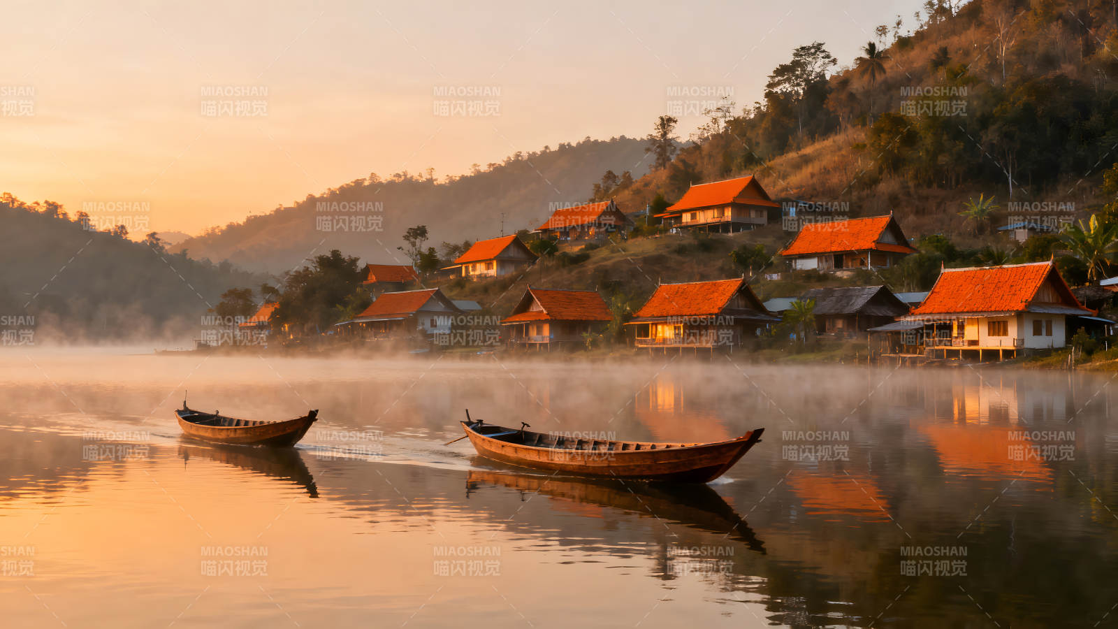 山水村落晨曦美景图片
