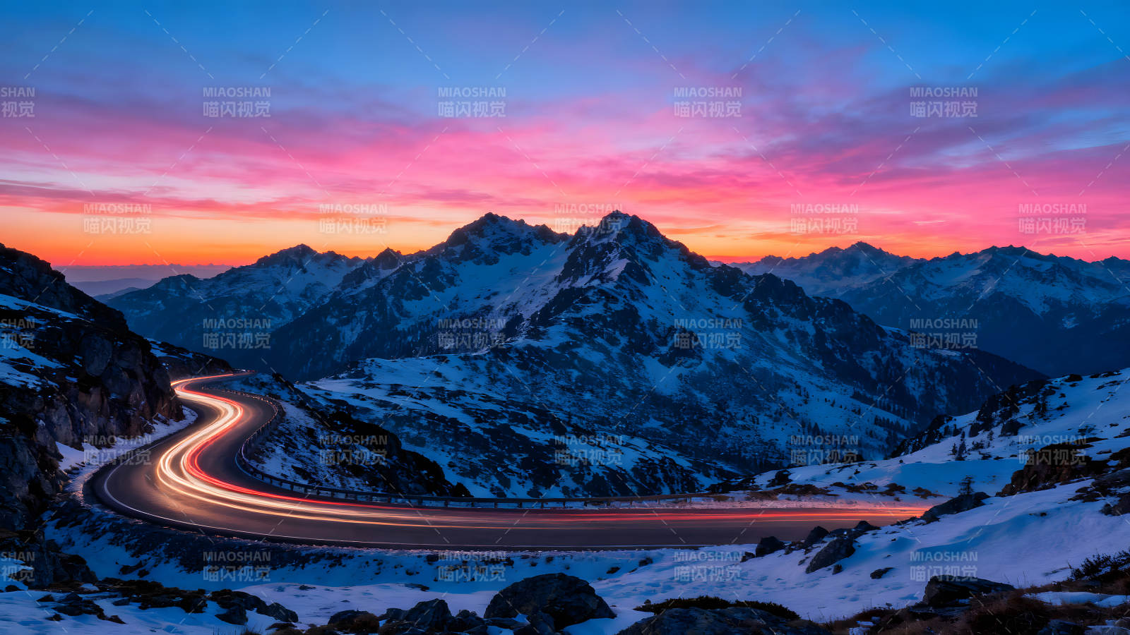 雪山公路晚霞美景图片