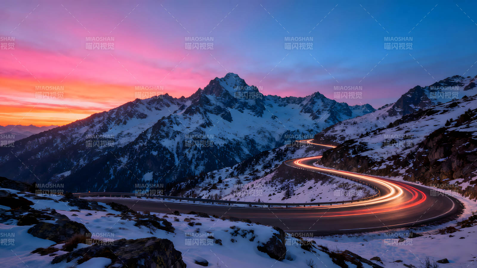 雪山公路夕阳美景图片