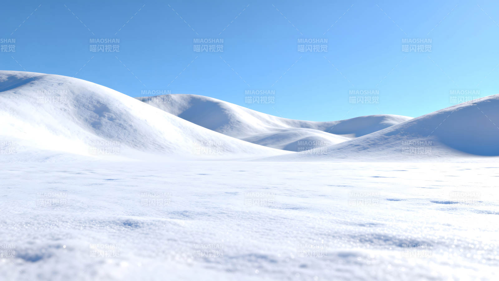 雪山覆盖下的蓝天景色图片