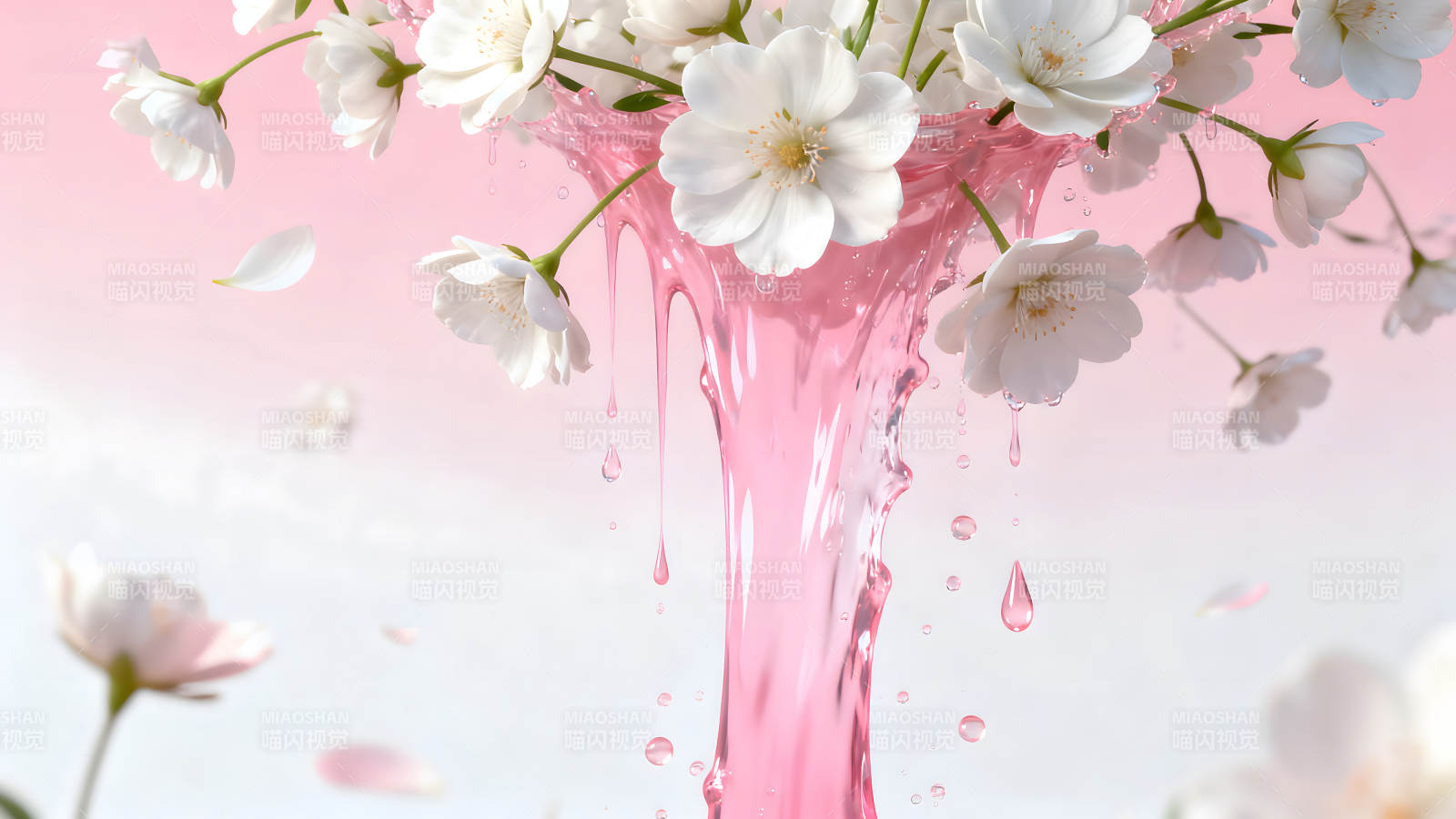 花瓣与粉色液体交织的梦幻场景图片
