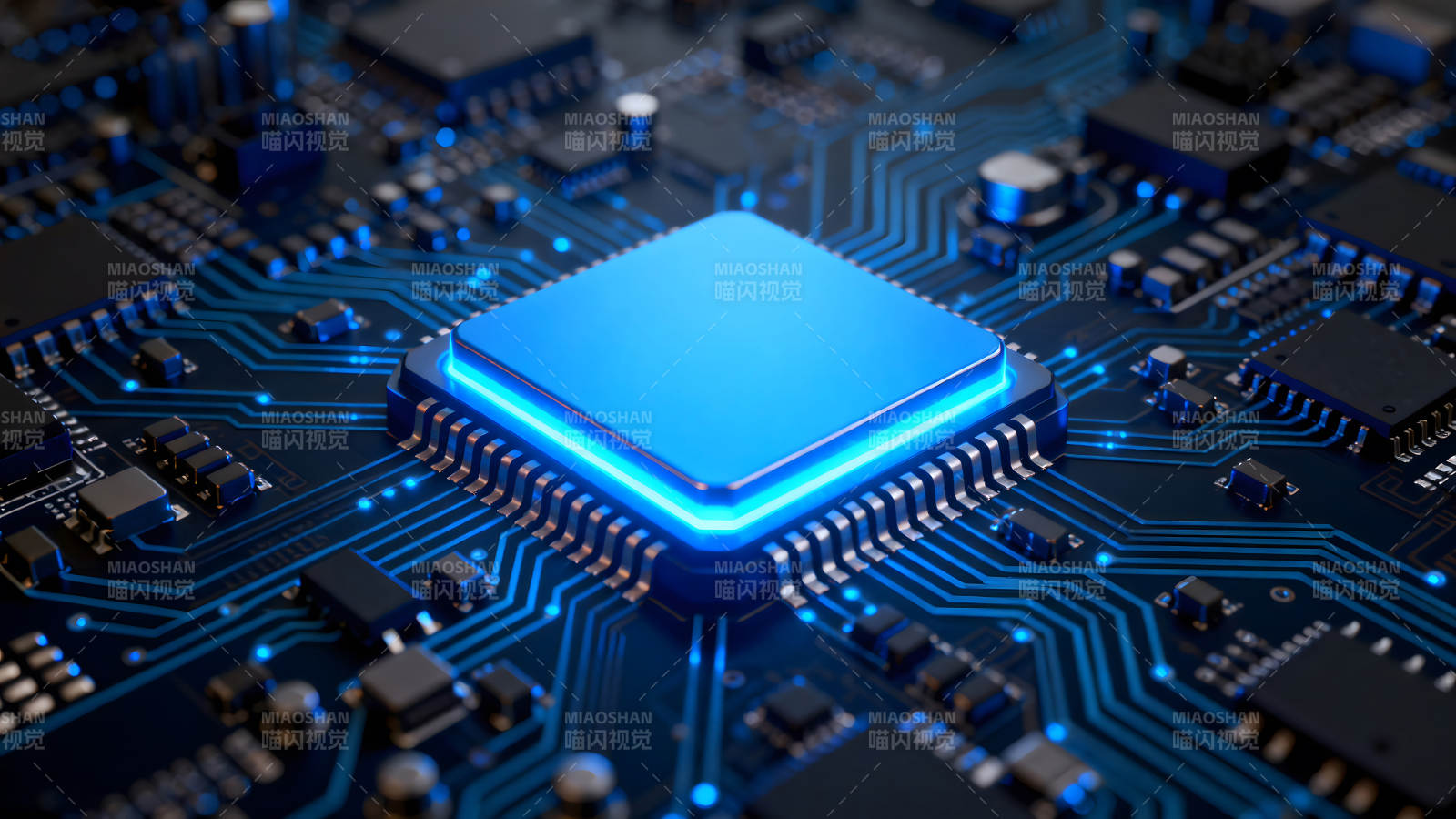 蓝色电路板上的芯片特写图片