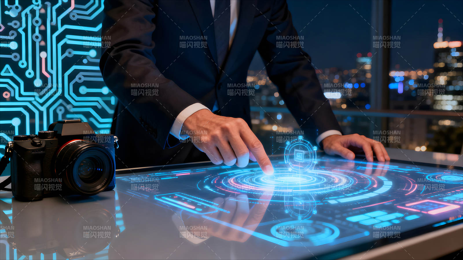 商务男士触摸屏幕图像图片