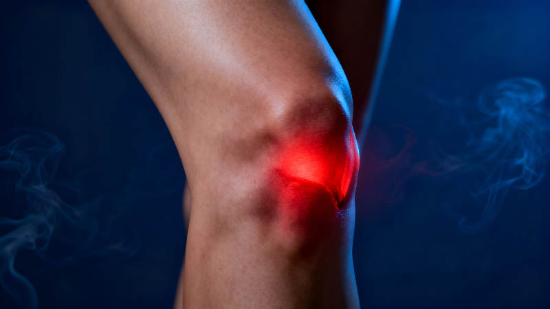 膝盖红肿发炎关节疼痛症状明显图片