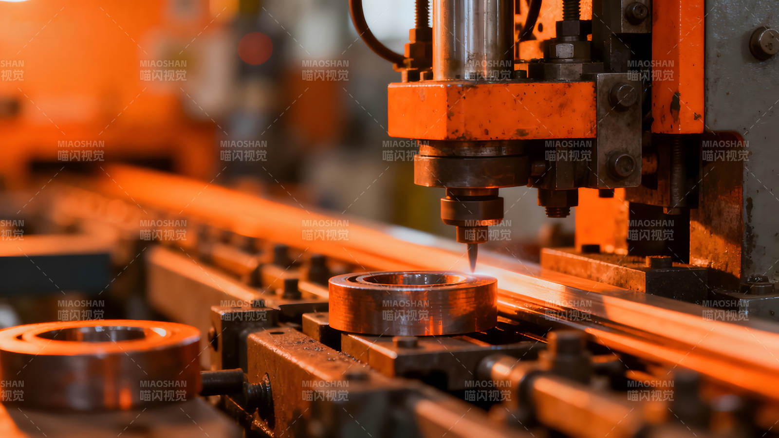 工业机器运作生产细节图片