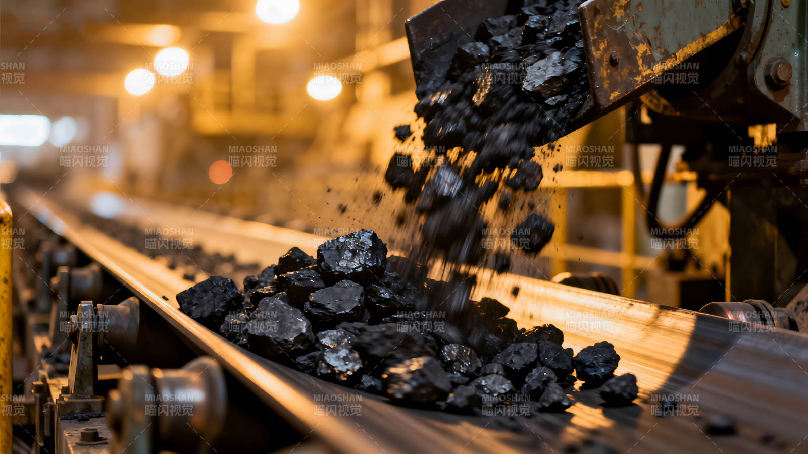 煤炭输送作业场景图片