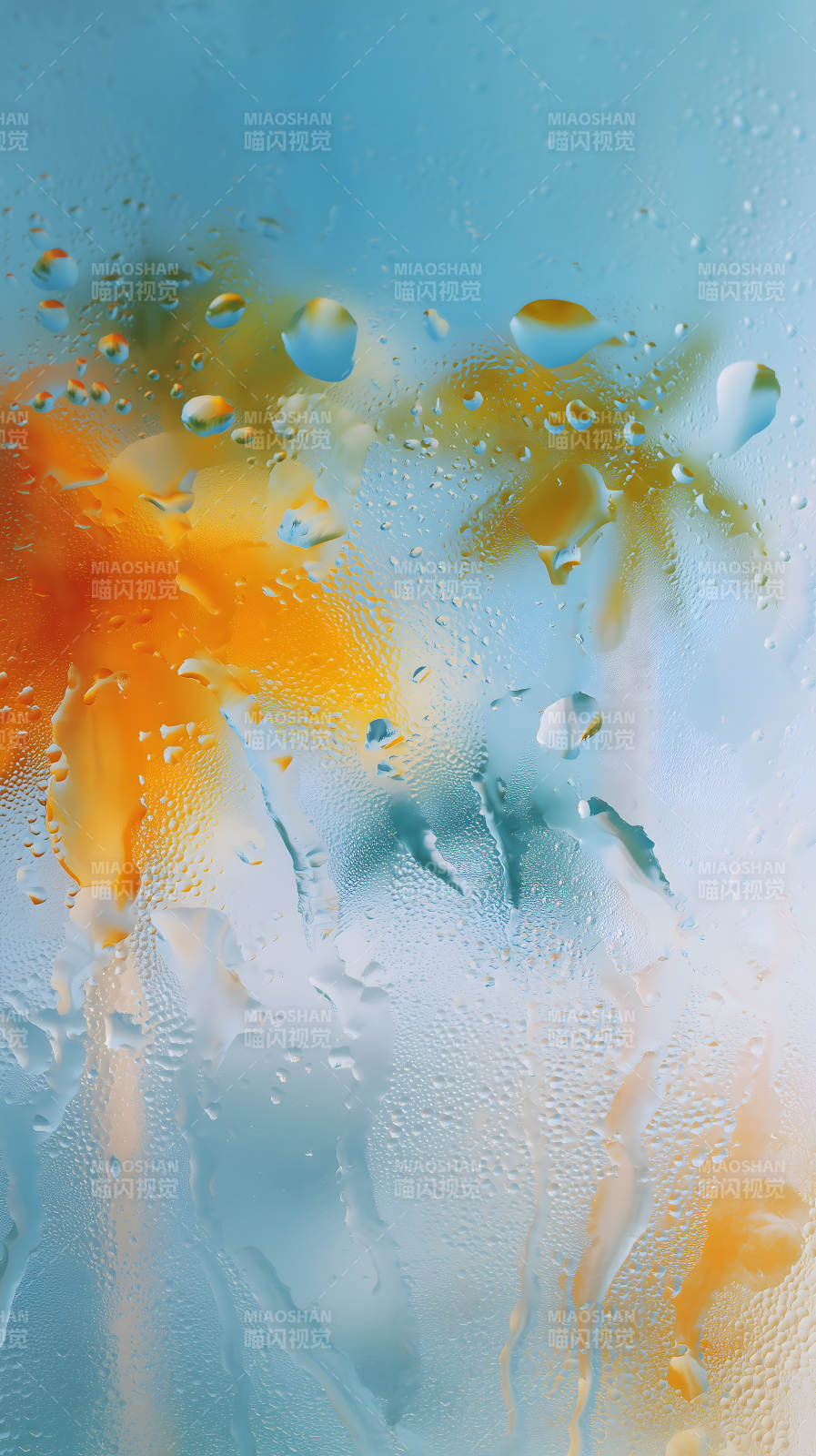 水滴上的花朵光影图片