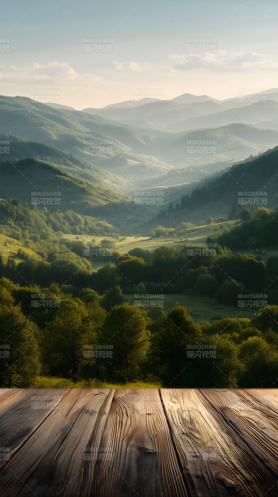 山峦叠嶂生机勃勃图片