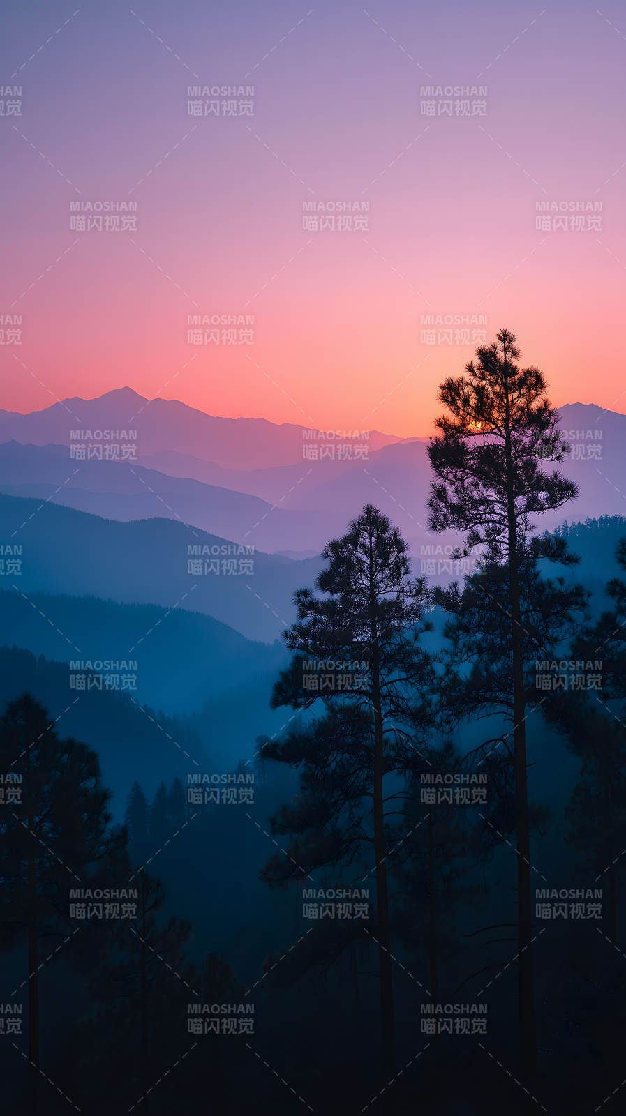 山林晚霞壮丽景色图片