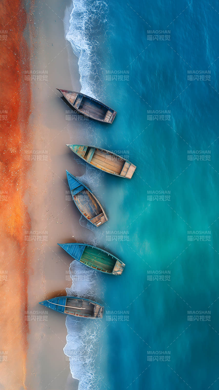 海滩上的船只图片