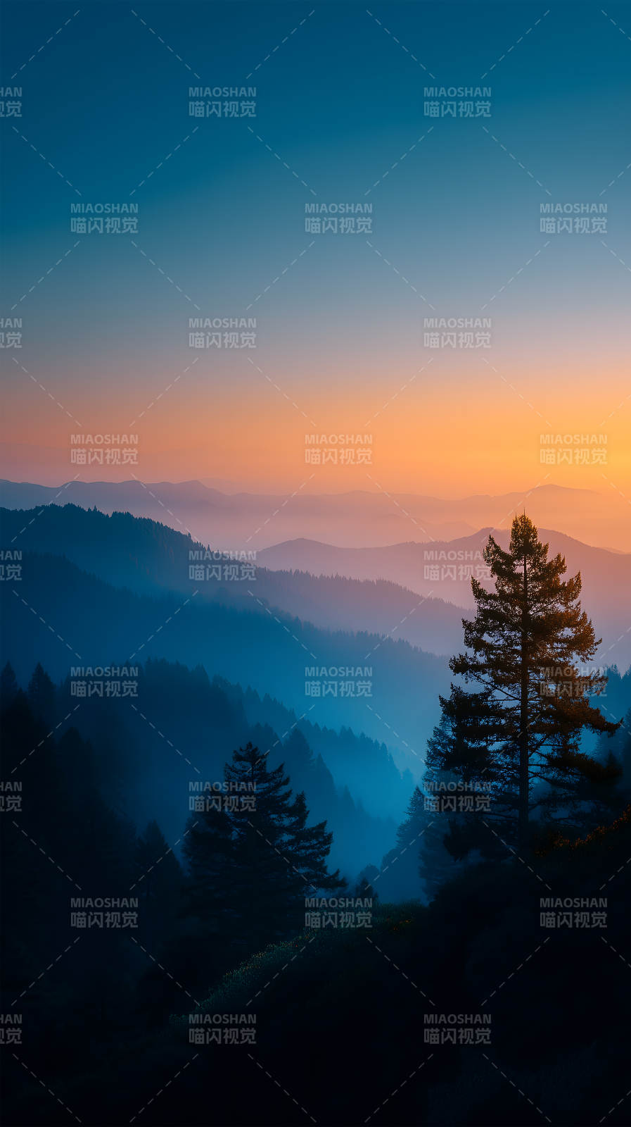 山林暮色余晖壮丽风景图片