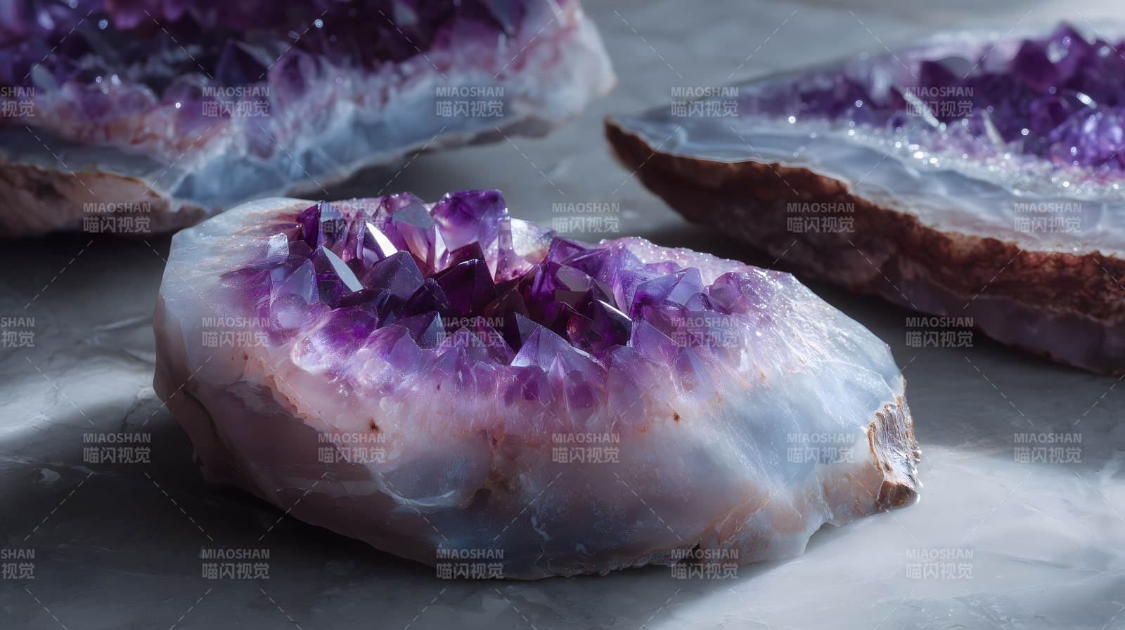 紫水晶簇细节特写图片