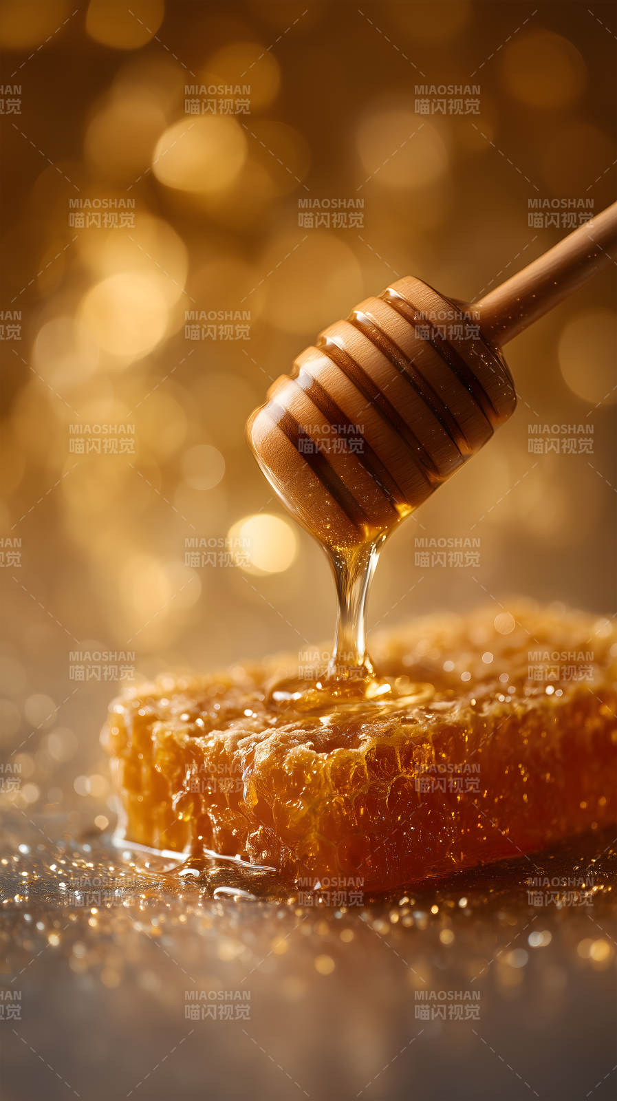 蜜糖滴落蜂巢之上图片