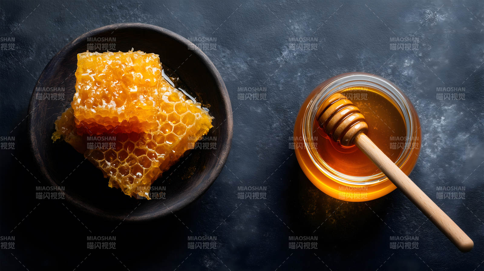 蜂蜜与蜂巢的特写图片