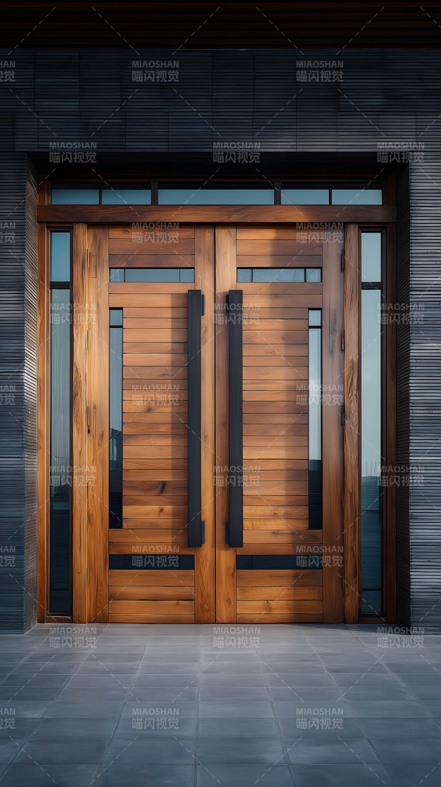 木质大门与黑色墙面图片