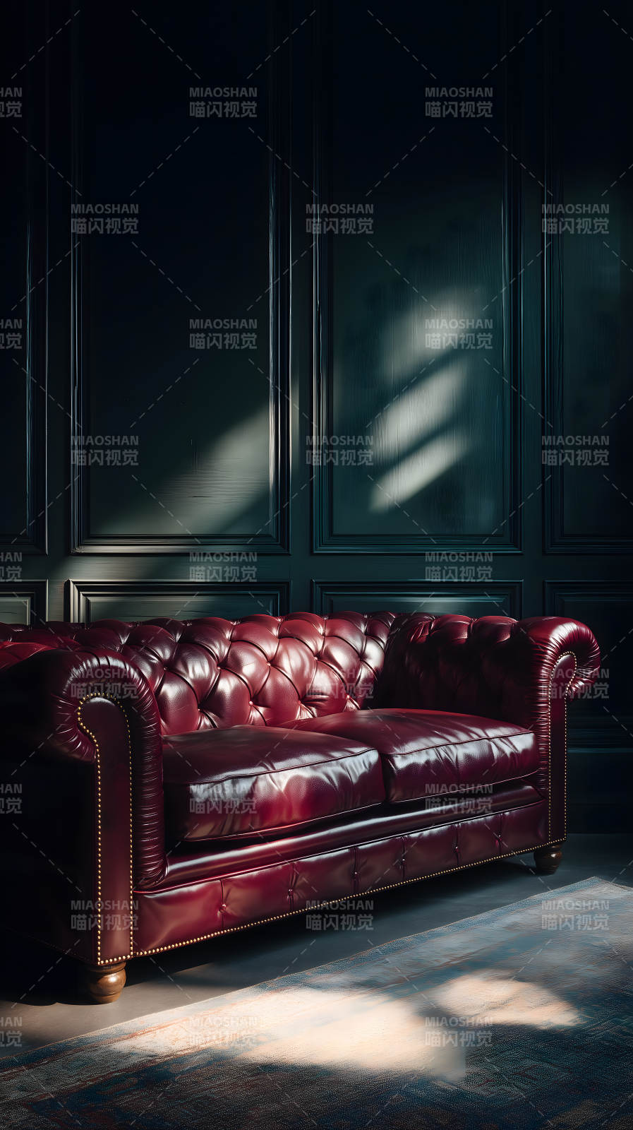 深色房间红色沙发图片