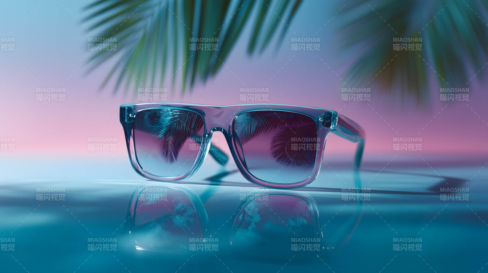 蓝色墨镜与棕榈叶倒影图片