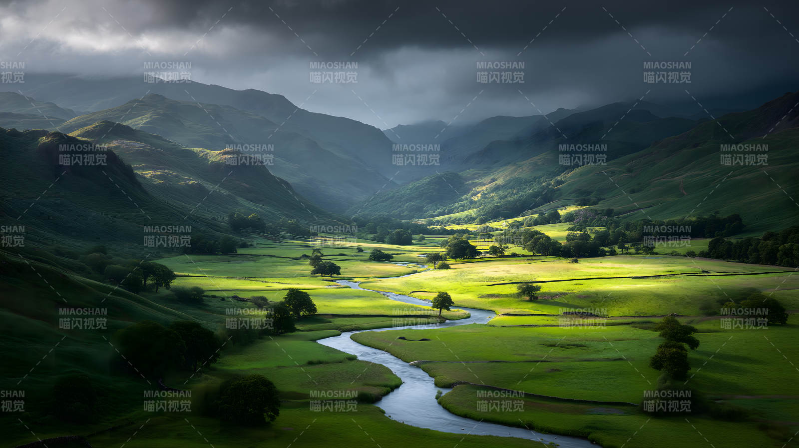 山谷河流光影交织图片