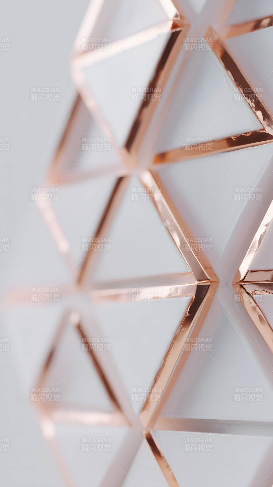 几何图案铜色装饰图片