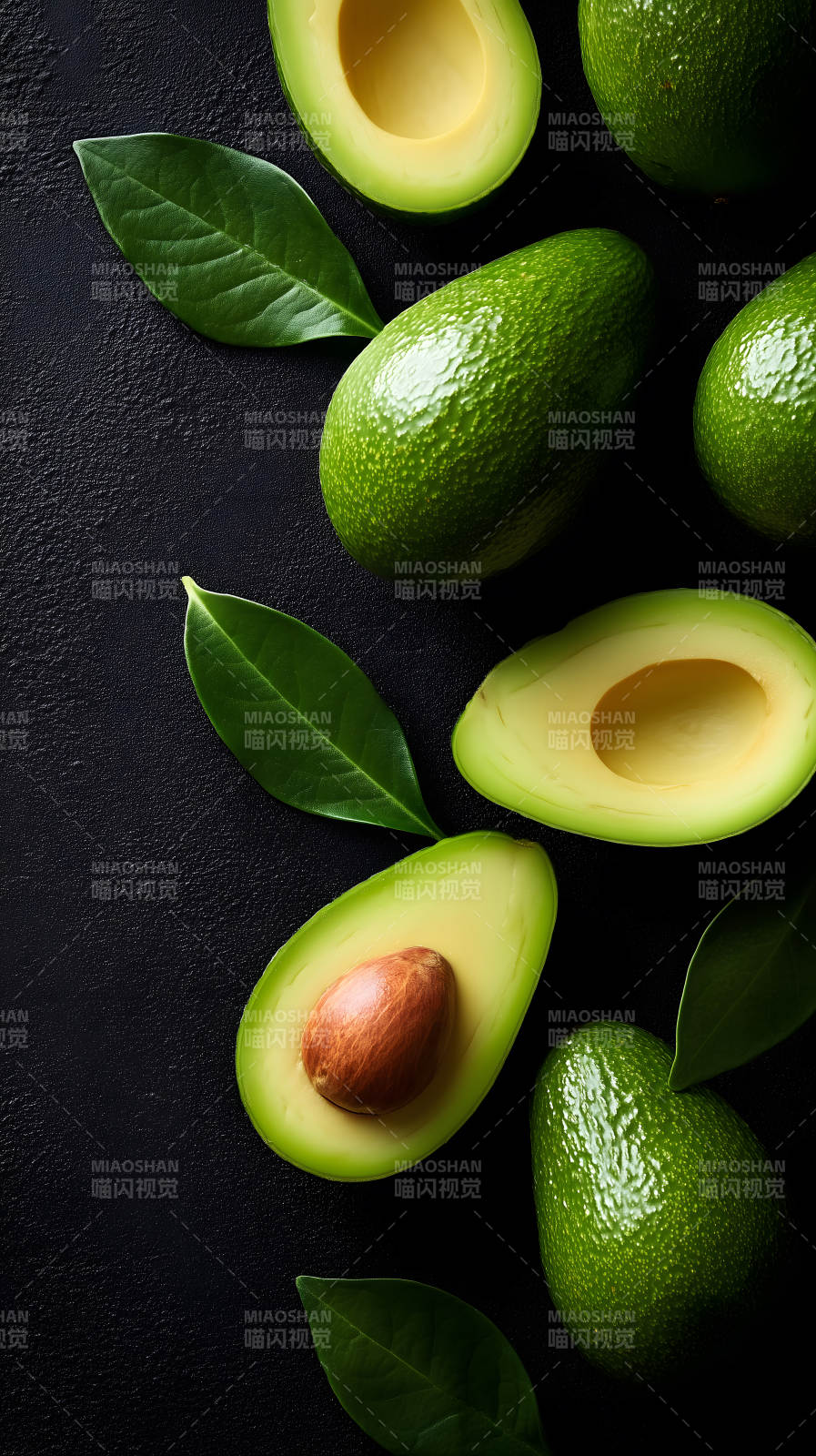 新鲜牛油果特写图片