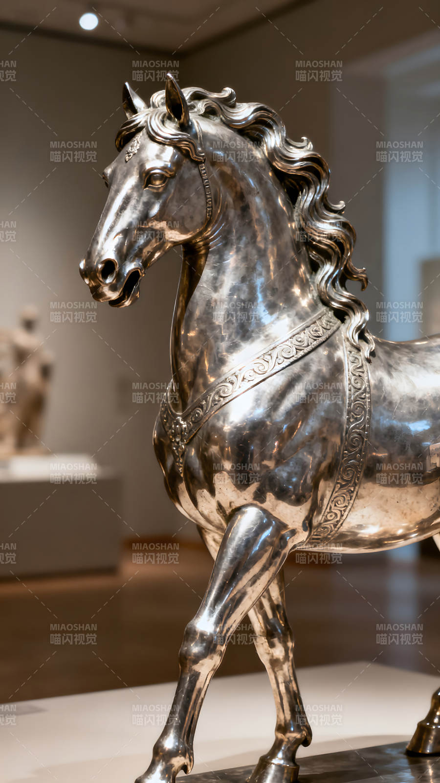 银马雕塑展览博物馆内精美艺术品图片