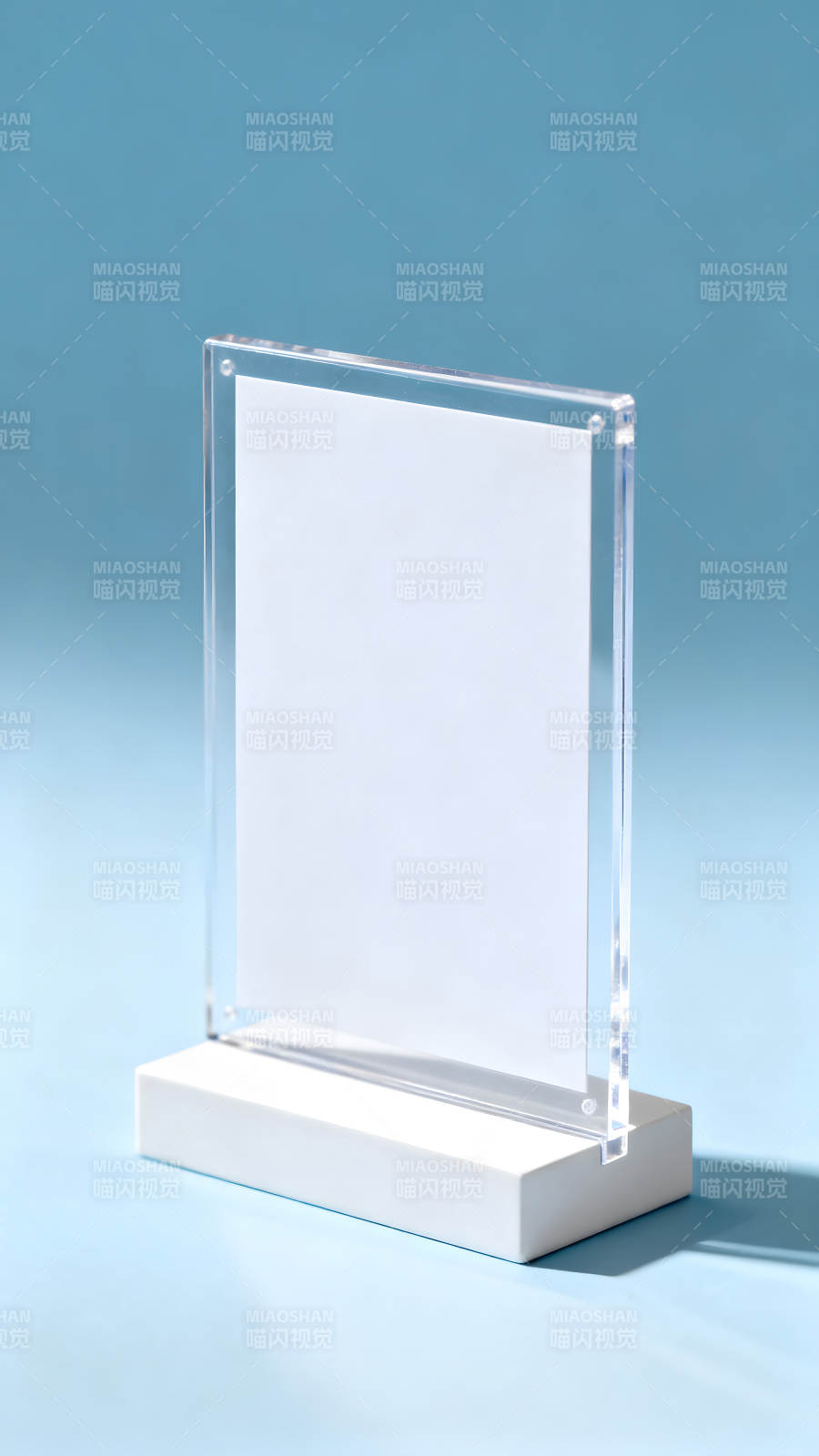 透明展示框架静物摆拍图片