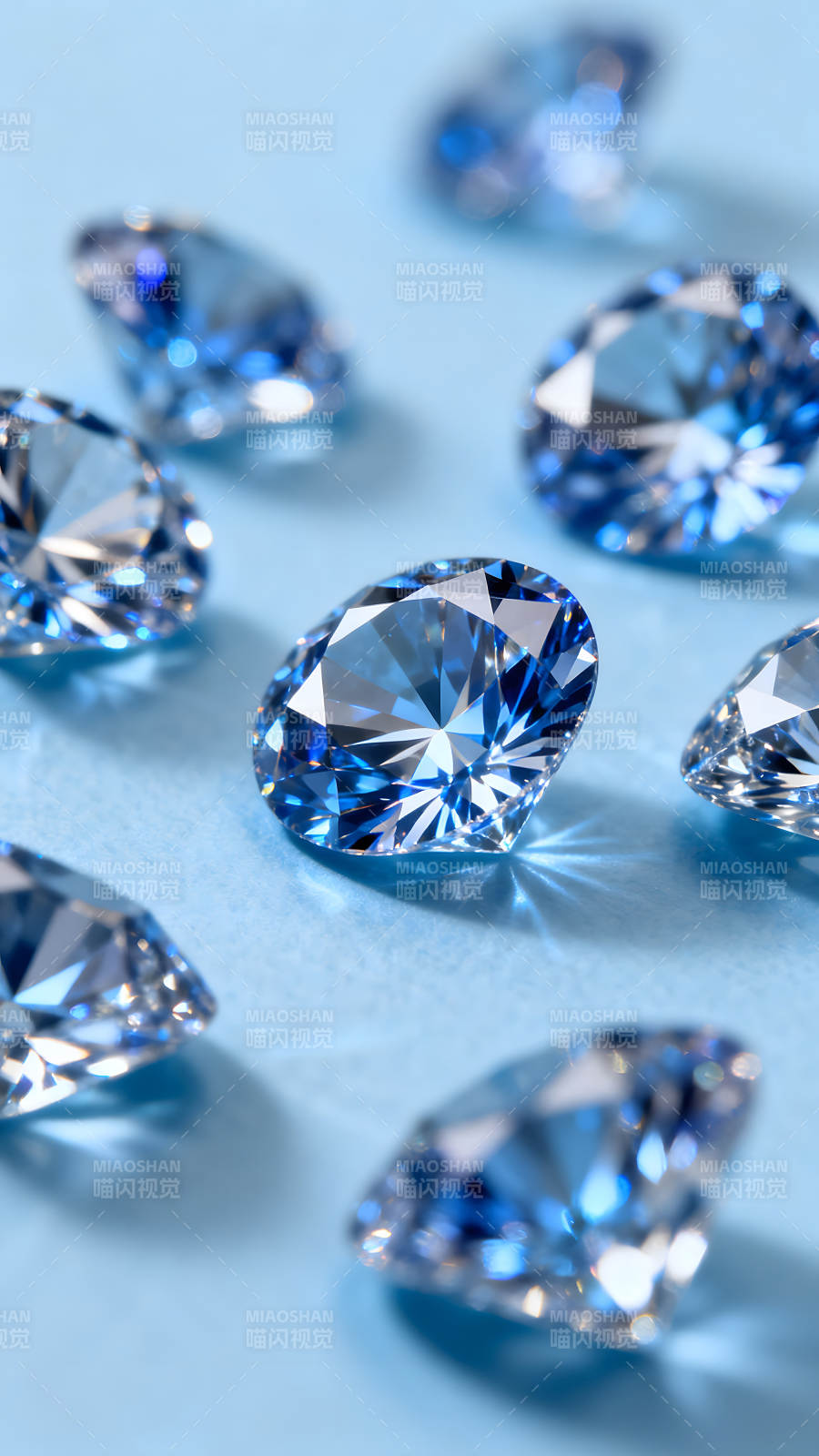 闪耀蓝宝石晶莹剔透梦幻光影图片