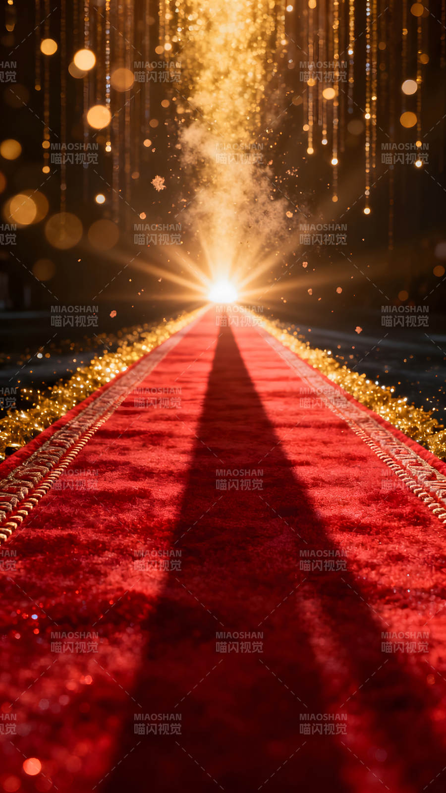 红毯通向光明聚光灯下的盛宴图片
