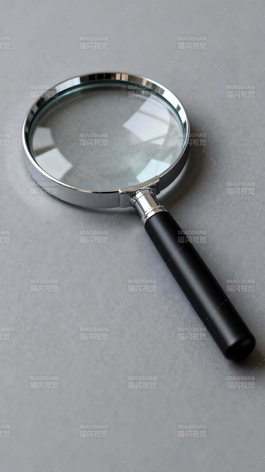 放大镜特写细节展示图片