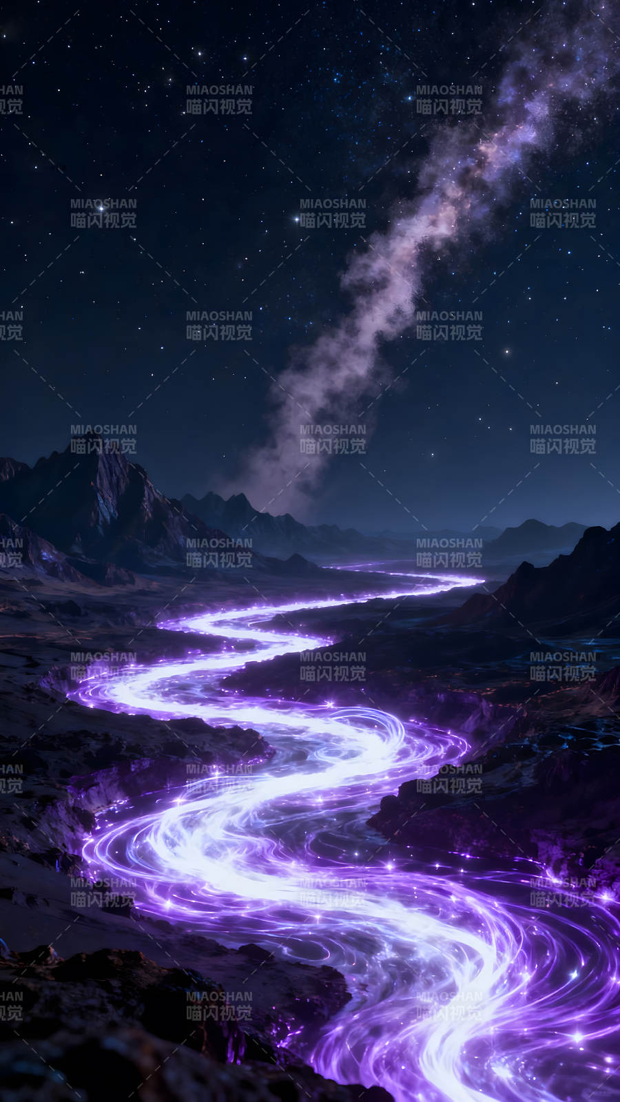 夜空星河下的紫光河流图片