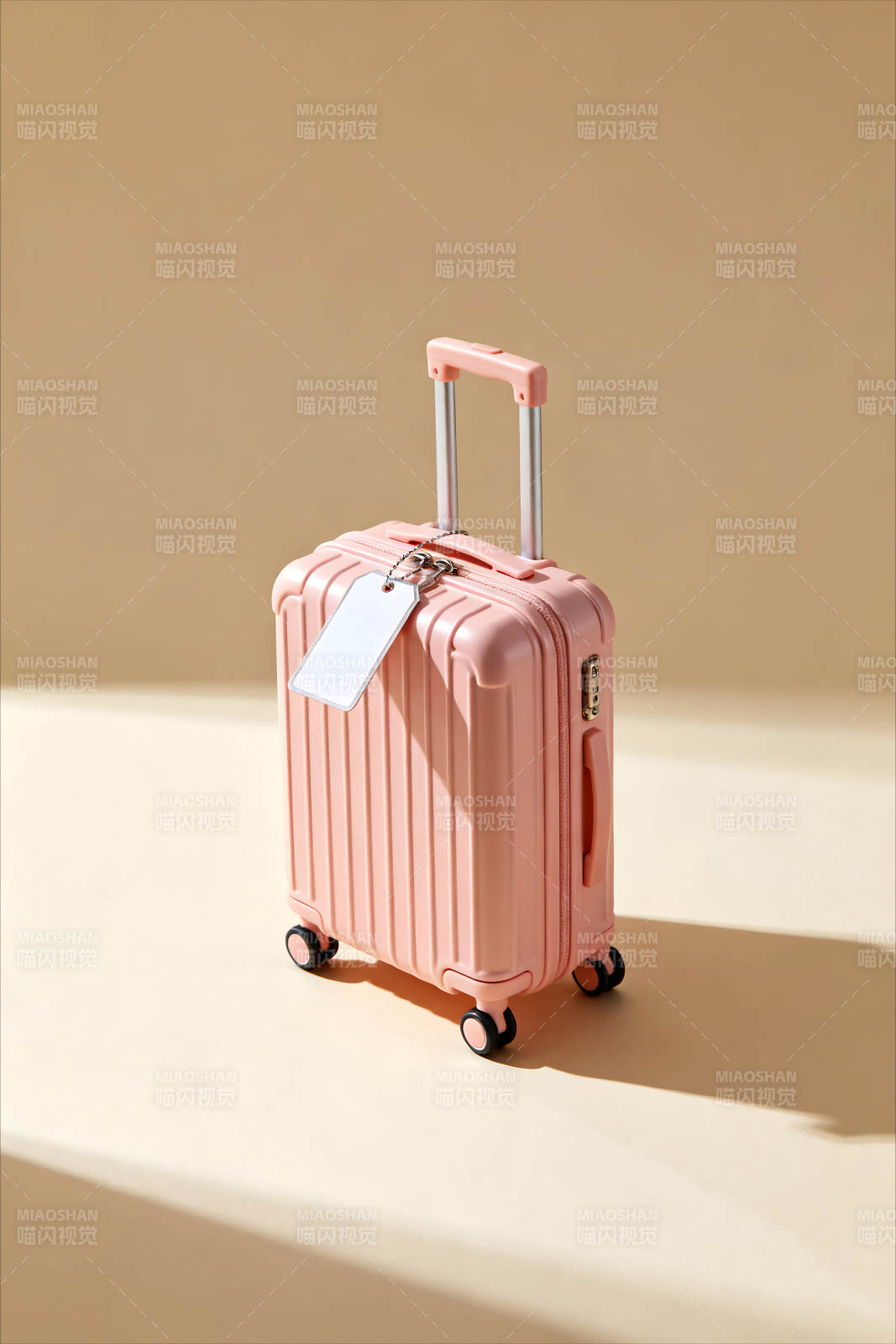 粉色行李箱特写图片