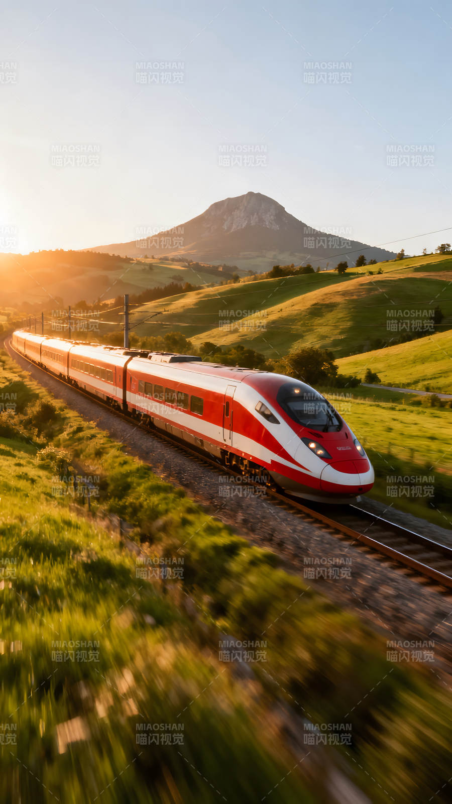 高速列车驶过美丽田园风光图片