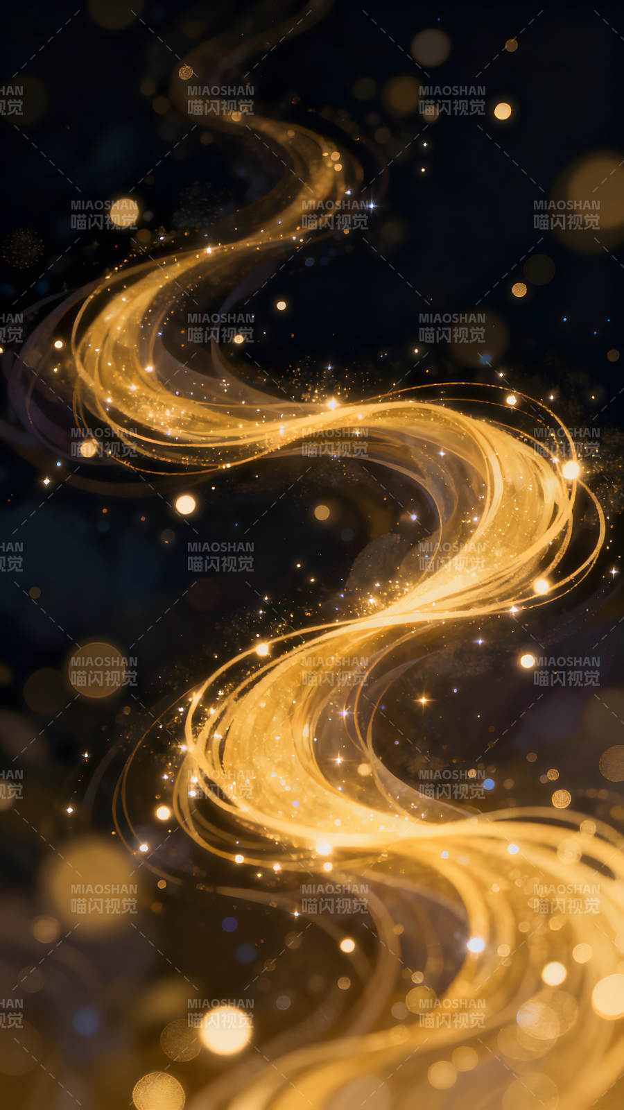 金色光带在夜空中蜿蜒飘动图片
