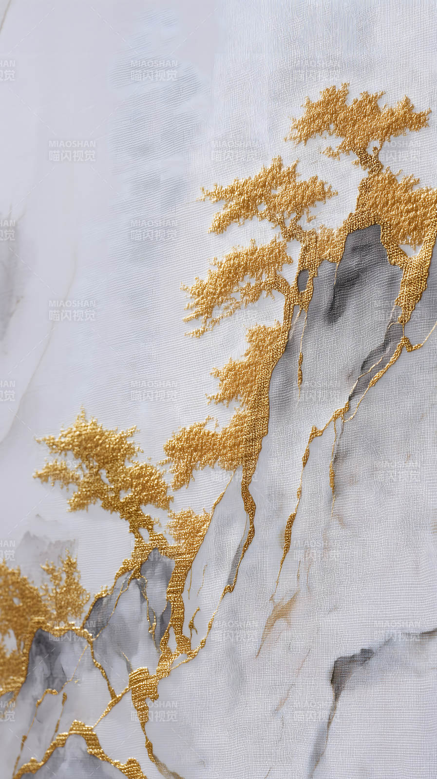 金色山林水墨画图片