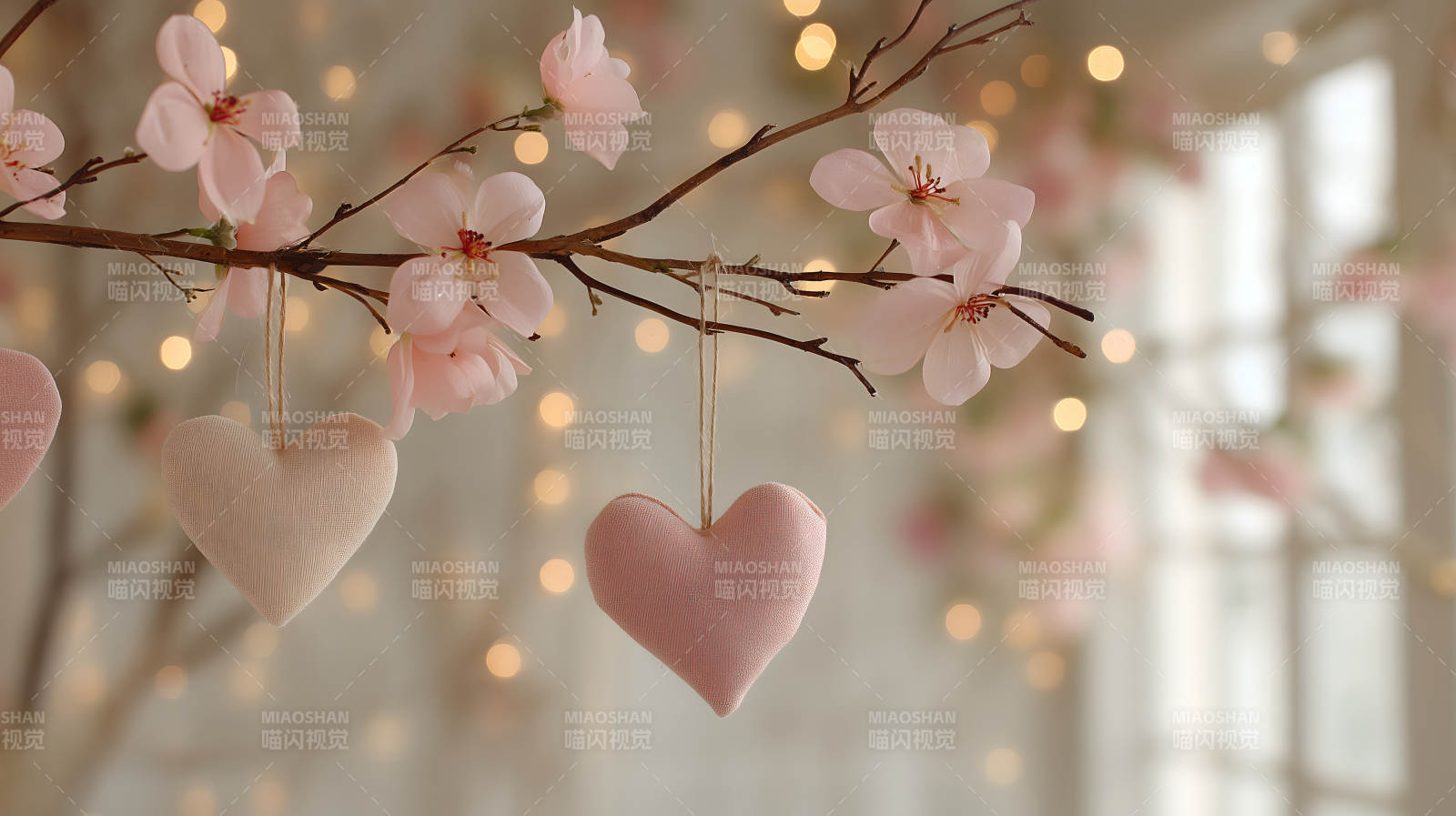 粉色花朵和爱心装饰温馨浪漫图片