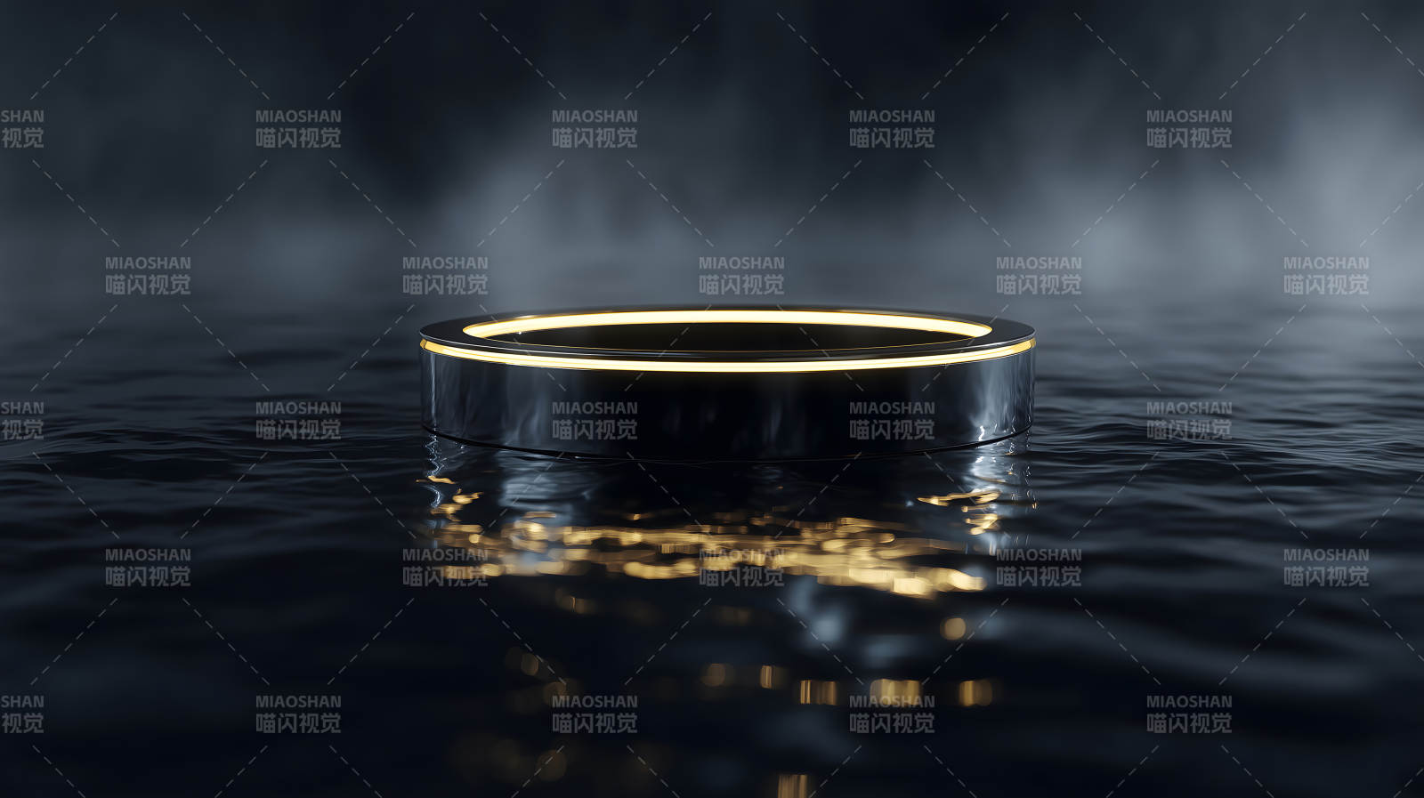 发光的环漂浮在水面上图片