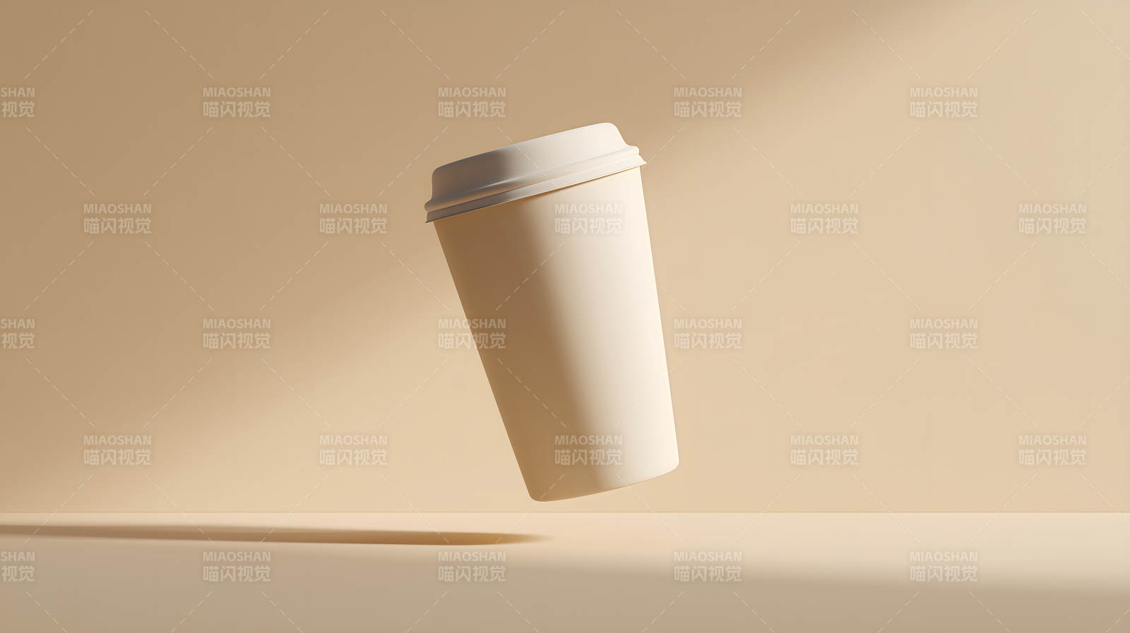 悬浮咖啡杯简洁风格摄影图片