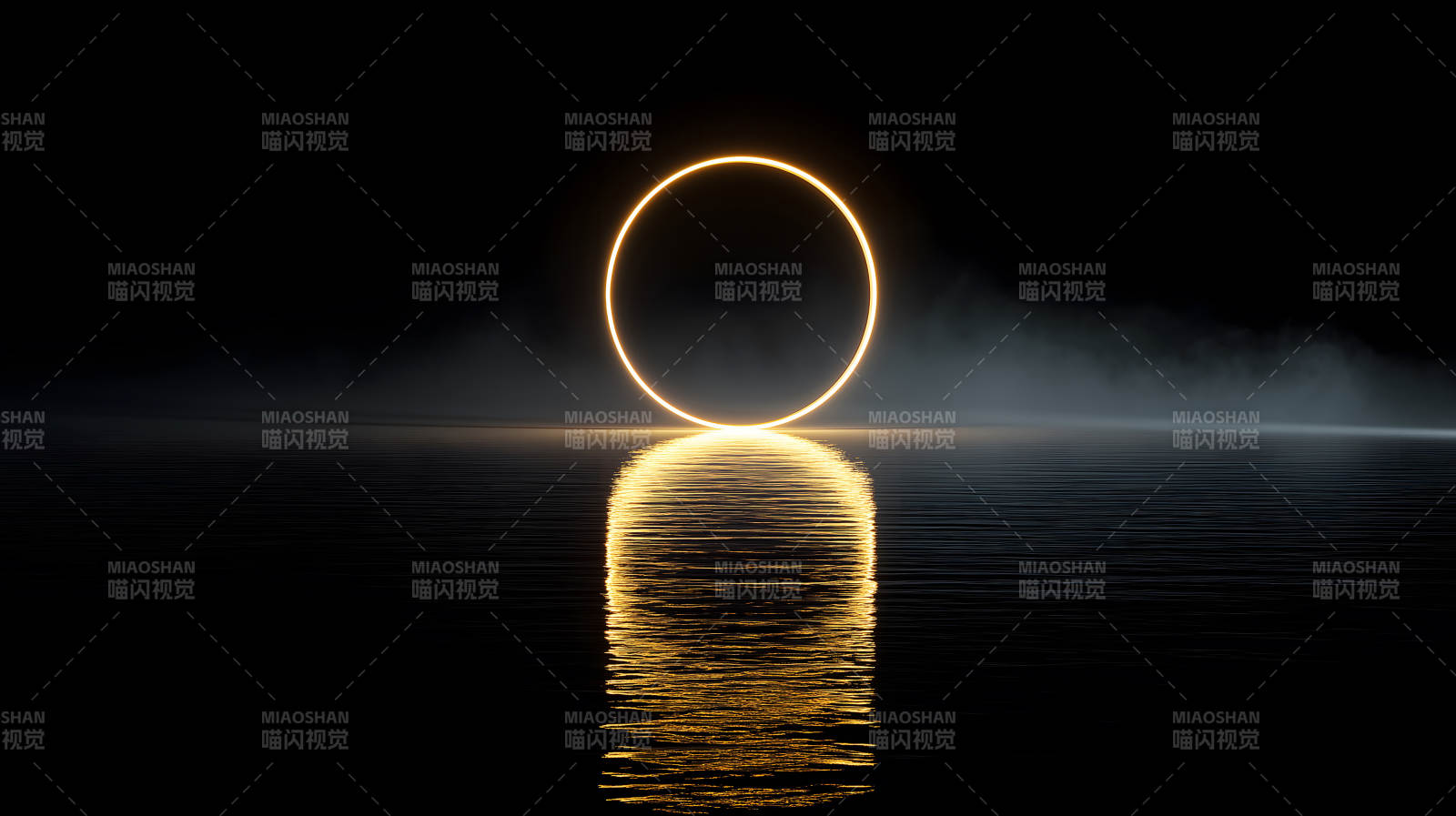 金色光环在水中反射神秘景象图片